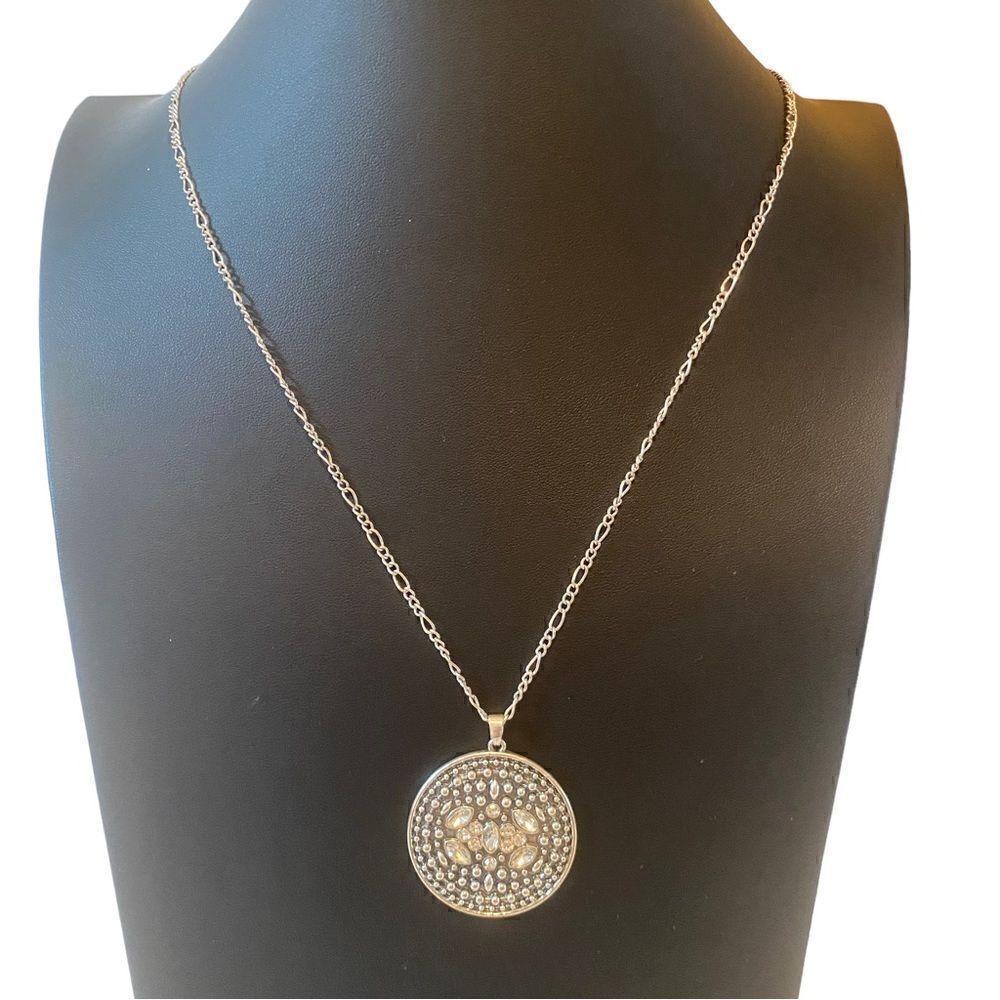Oxidized Set Stone Pendant Necklace on Long Silver Toned Chain.